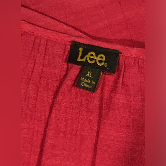 Lee Women's Vibrant Pink Blouse with Stud Accents Size XL - Picture 5 of 5